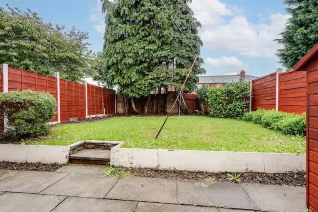 New Build House Near Trafford Centre With Drive Manchester Luaran gambar