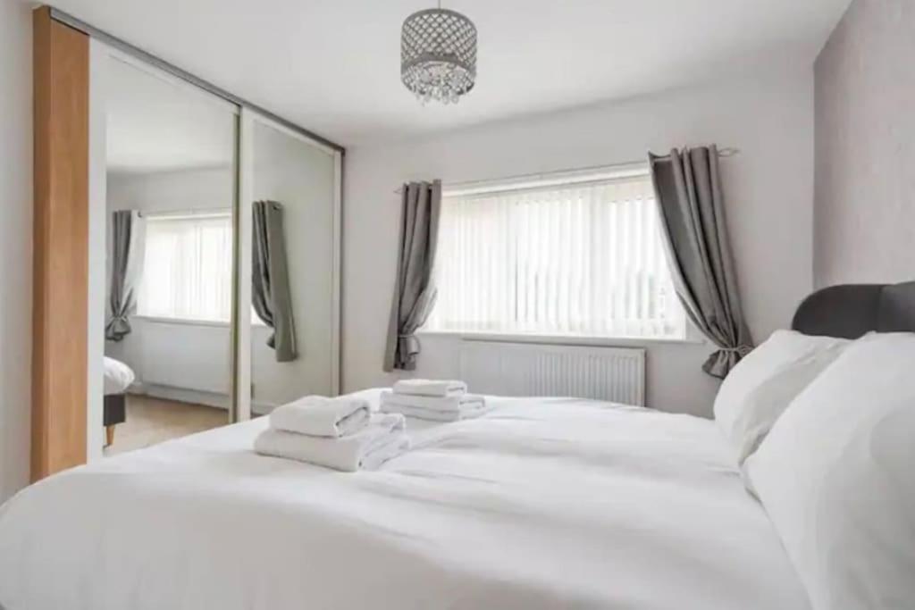 New Build House Near Trafford Centre With Drive Manchester Luaran gambar